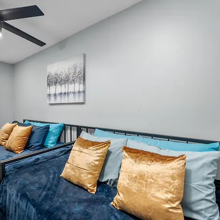 Warm Heights 2Br With Pool & Free Parking Apartment Houston Exterior photo