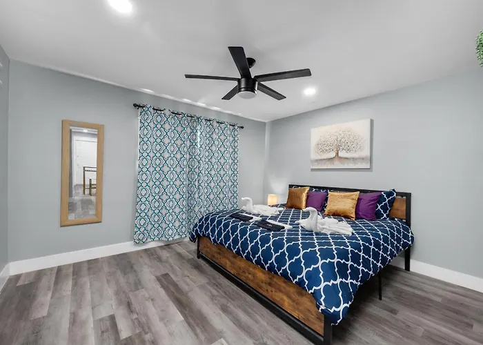 Warm Heights 2Br With Pool & Free Parking