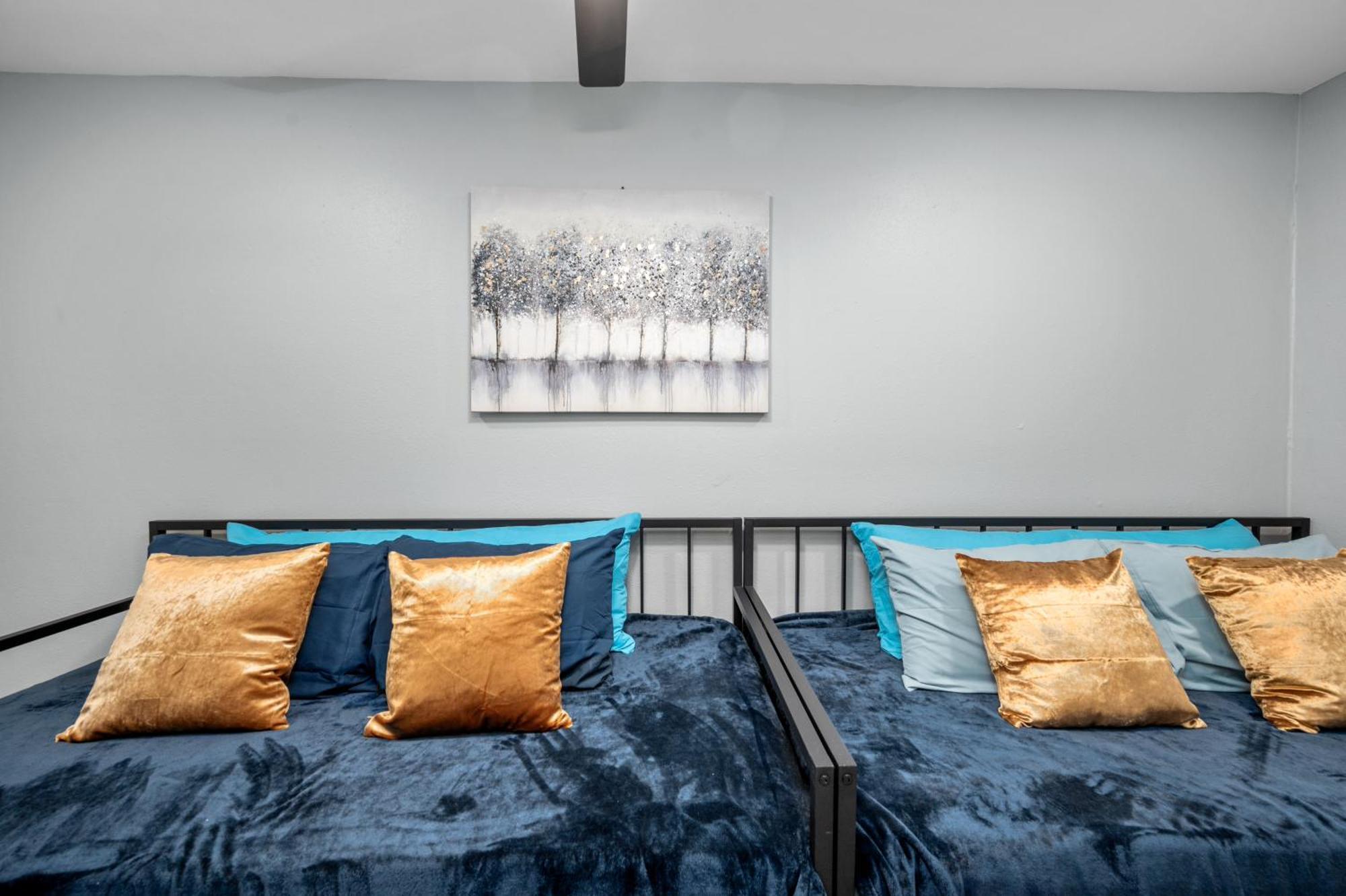 Warm Heights 2br With Pool & Free Parking Apartment Houston