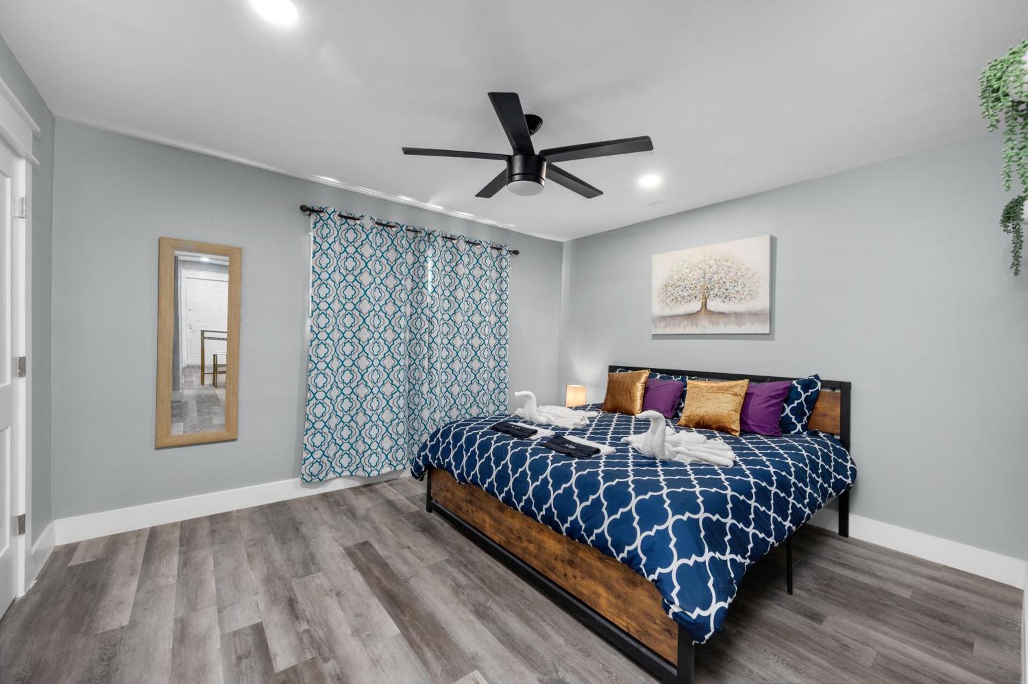 Warm Heights 2br With Pool & Free Parking Apartment Houston
